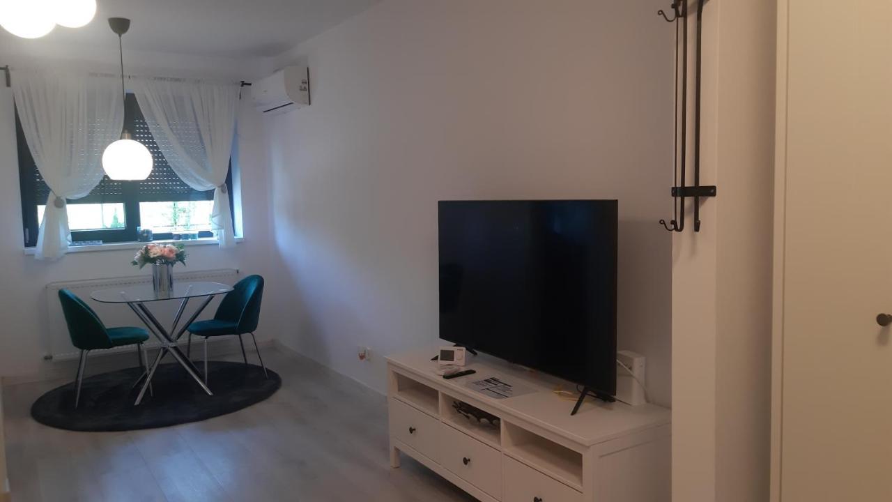 Mia!! Self Check-In!! Apartment Букурещ Екстериор снимка